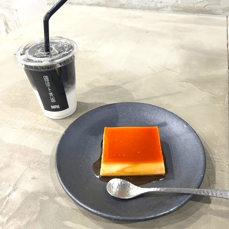 【GOLDFLOG COFFEE（ゴールドフロッグコーヒー）】SNSで話題のギャラリー＆カフェが提供する「Basic Pudding」（住吉・福岡）
